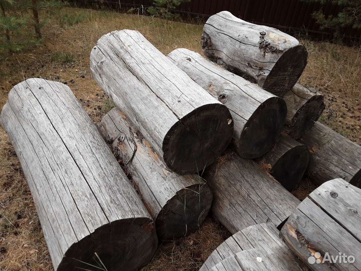 Деревянные столы и лавки