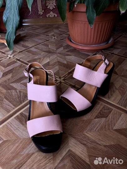 Босоножки летние женские