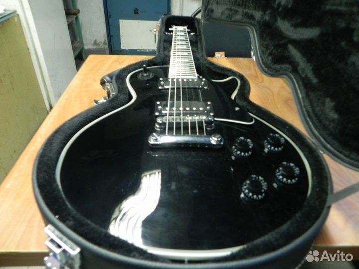 Gibson Les Paul Castom Black Beauty+ кофр