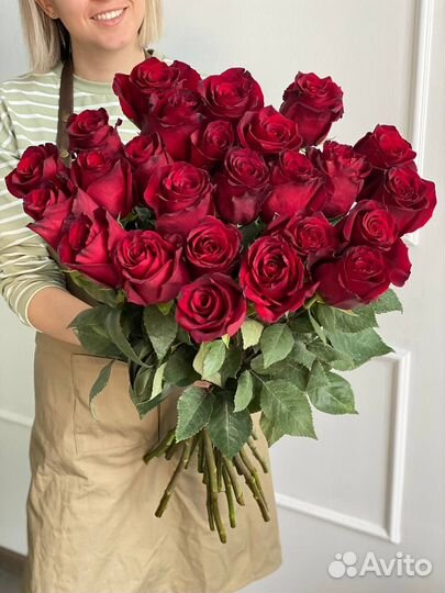 Розы красные. 60 см. Доставка