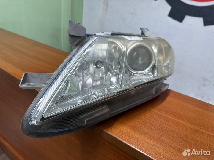 Фара передняя левая Toyota Camry 40