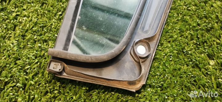 Форточка двери задняя левая Volkswagen Tiguan II