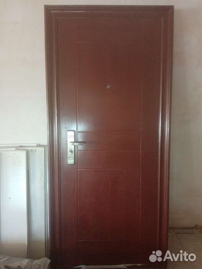 Дверь входная металлическая