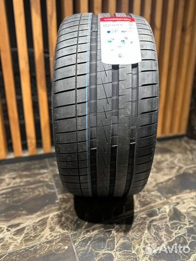 Vredestein Ultrac Vorti 295/30 R24 104Y