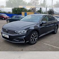 Volkswagen Passat 1.4 AMT, 2021, 75 000 км, с пробегом, цена 2 699 999 руб.