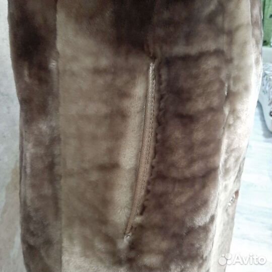 Шуба мутоновая с капюшоном