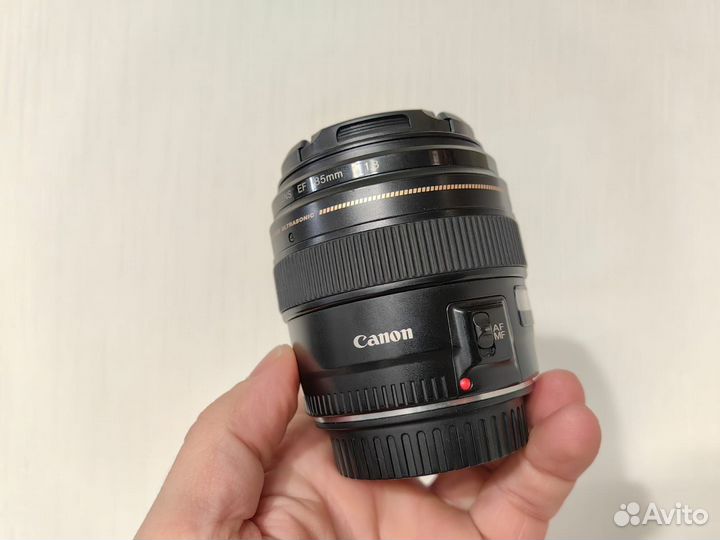 Canon EF 85mm f/1.8 USM