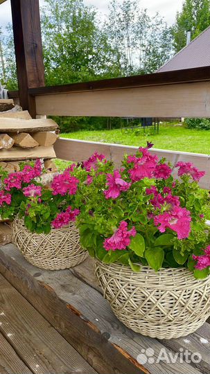 Кашпо из искусственного ротанга