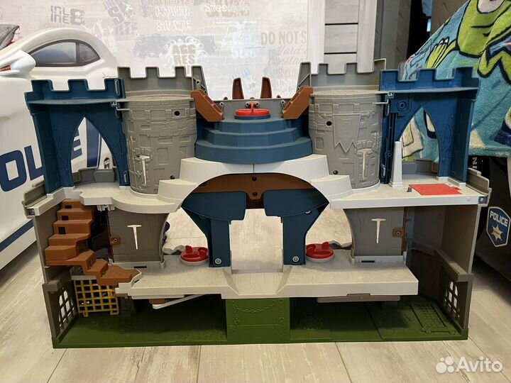 Большой игровой замок