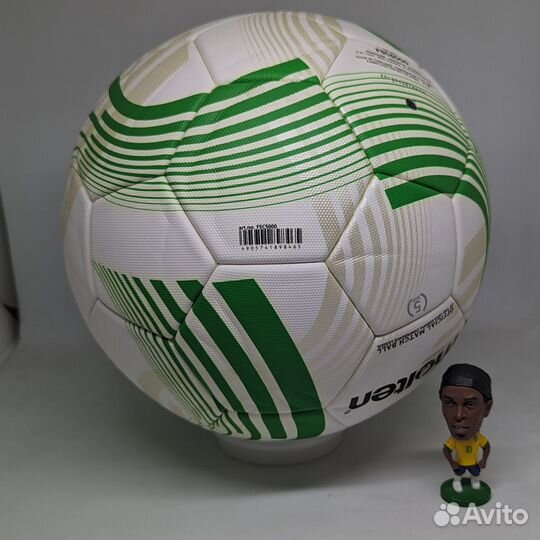 Футбольный мяч финала Лиги Конференций 2023 Molten