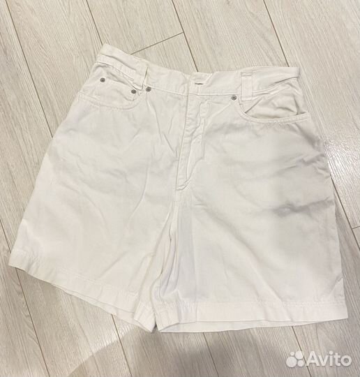 Шорты черные и белые