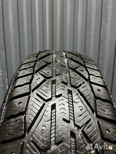 Tigar SUV Ice 215/65 R16 102T