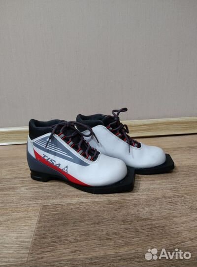 Лыжные ботинки1)tisa 33 размер.2)nordway 36 размер