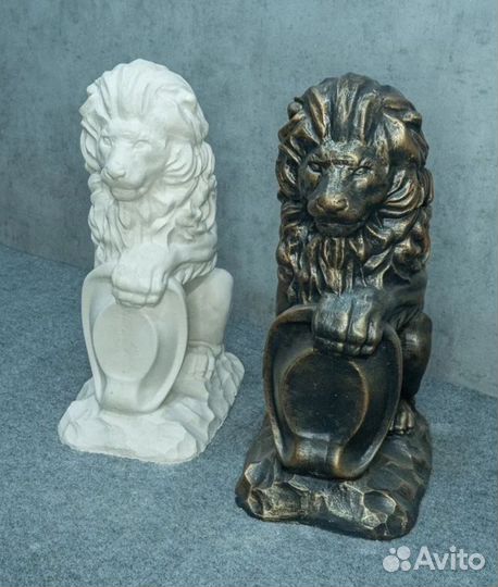 Лев из бетона