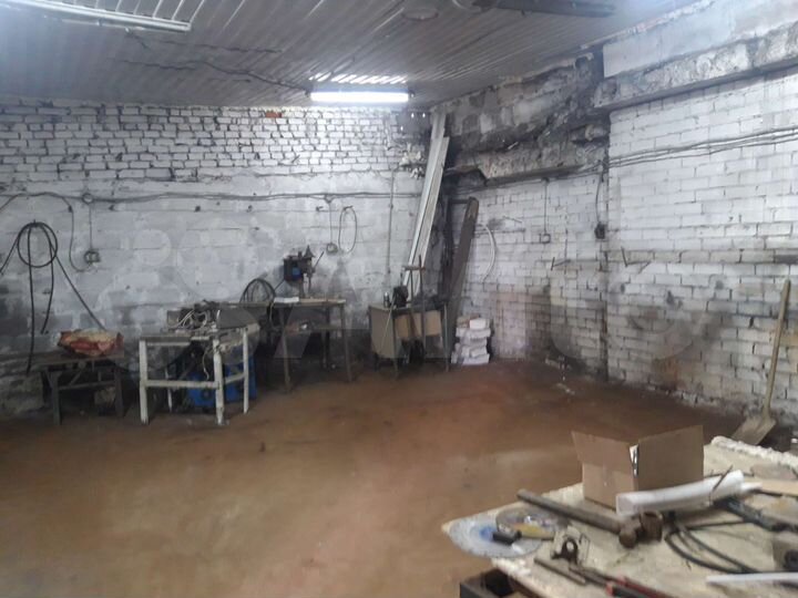 Гараж, > 30 м²