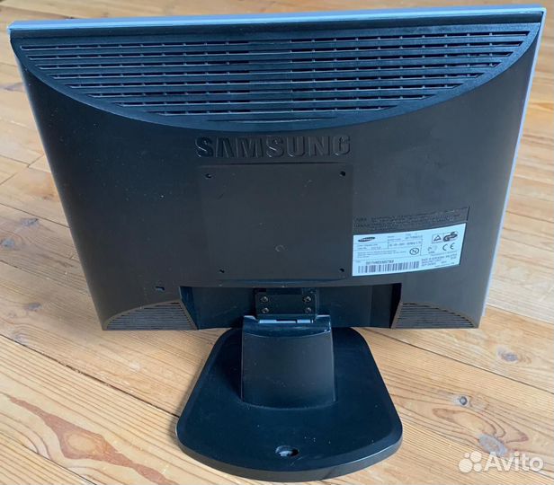 Монитор samsung SyncMaster 710v