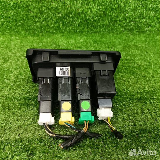 Блок кнопок SsangYong Actyon 2 SUV 2012 201006514