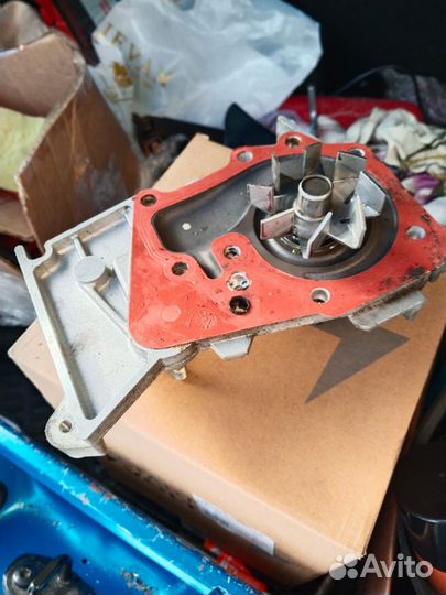 Продам водяной насос Рено Сандеро 2