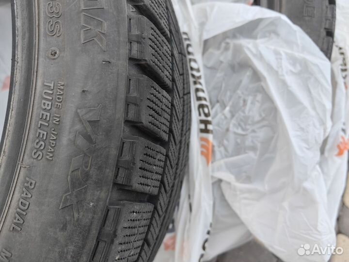 Bridgestone Blizzak VRX 225/40 R18 93S