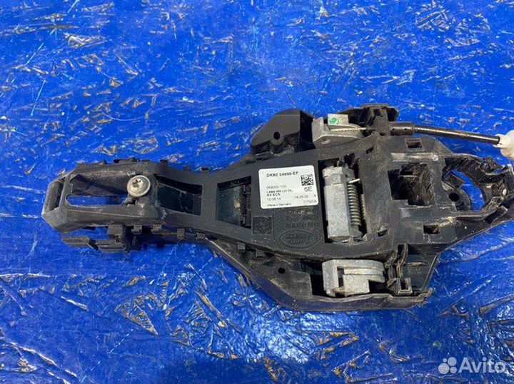 Кронштейн ручки двери задний левый Land Rover