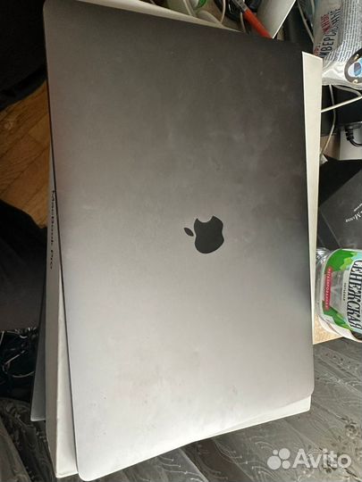 A1990, MacBook Pro 15 2018 core I7 2.6ghz/16