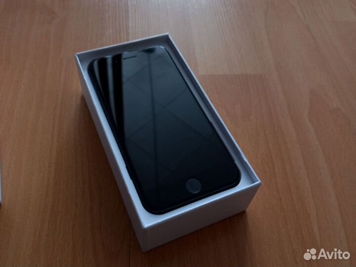 iPhone 7, 32 ГБ