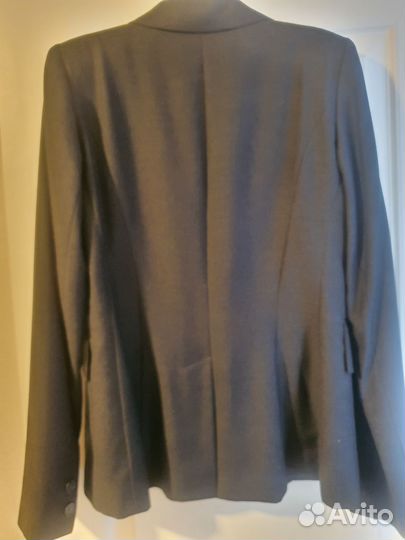 Пиджаки и жакеты женские 42- 44