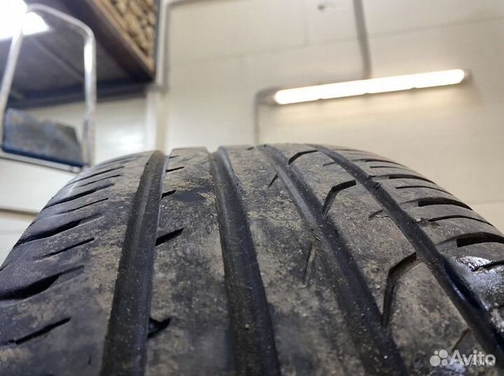 Continental ContiPremiumContact 2 215/60 R17