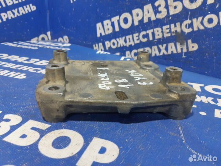 Кронштейн кондиционера Ford Focus 1 седан eydk