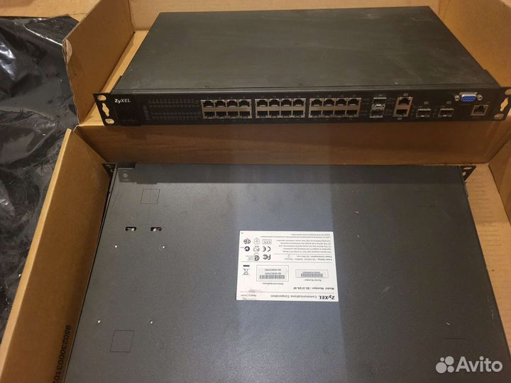 Комуникатор Zyxel ES-3124-4F