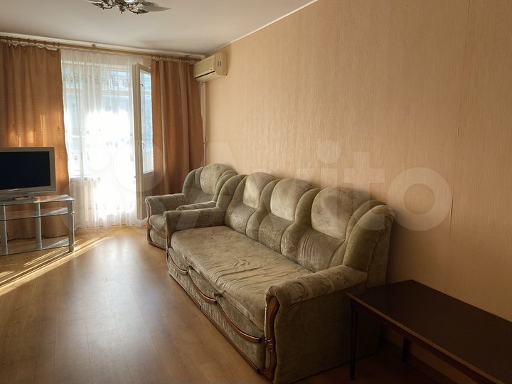 2-к. квартира, 42 м², 3/5 эт.