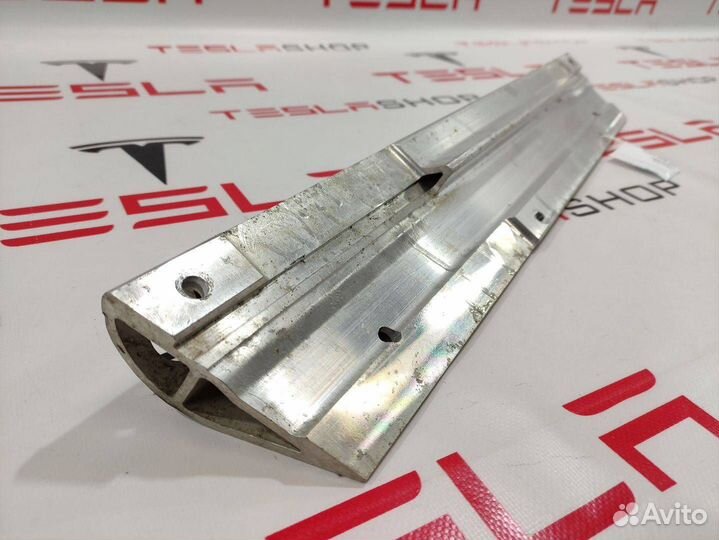 Усилитель подрамника переднего алюминиевый Tesla
