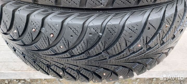 Goodyear UltraGrip Extreme 215/65 R16
