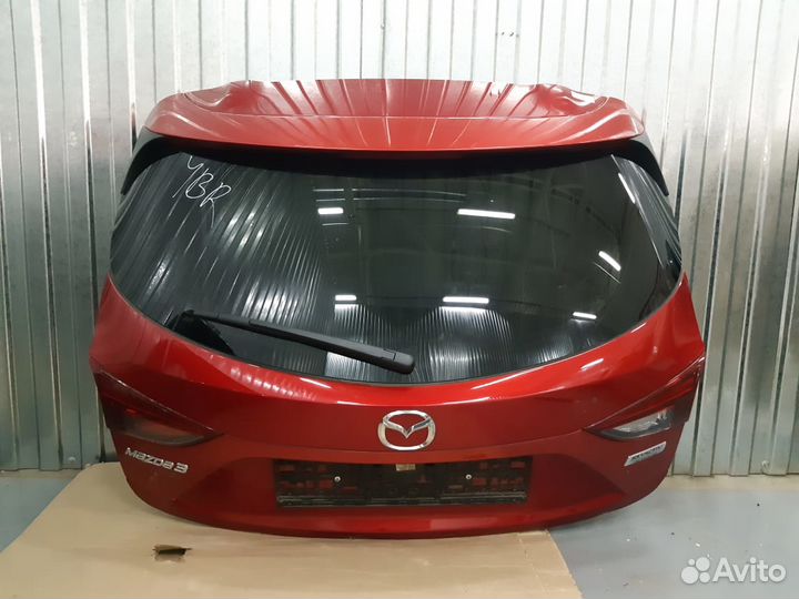 Крышка багажника Mazda 3 BM хэтчбек красная