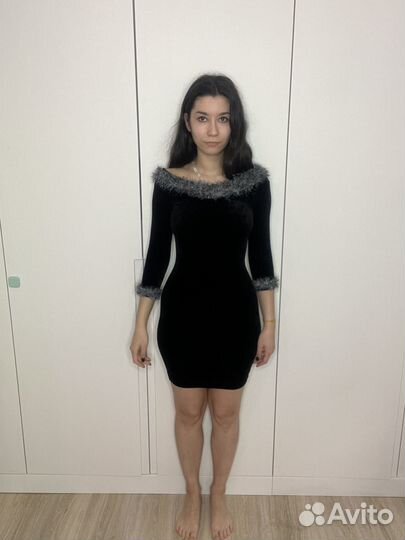 Платье бархатное