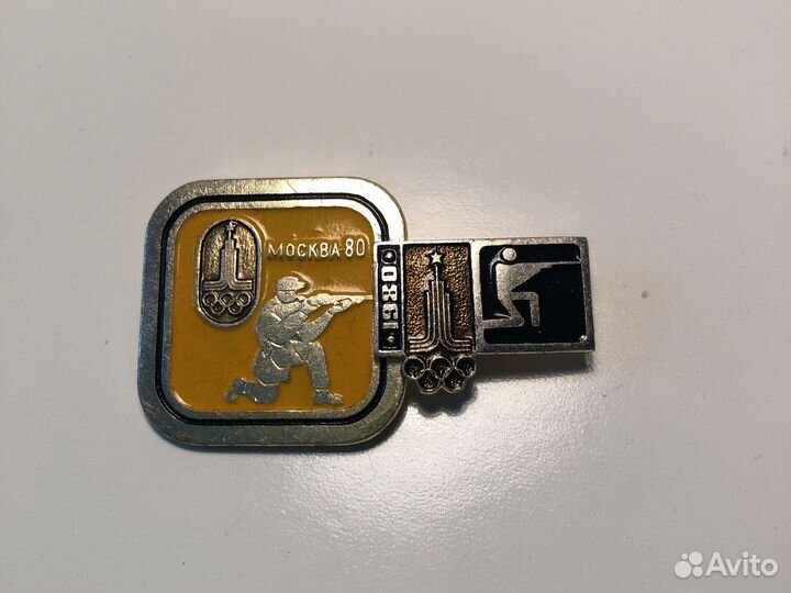 Значки Москва 80, цена за оба