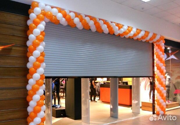 Арка из воздушных шаров. Фасадное оформление