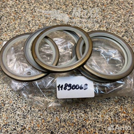 Сальник втулки ковша и рукояти volvo BL61-71 11890