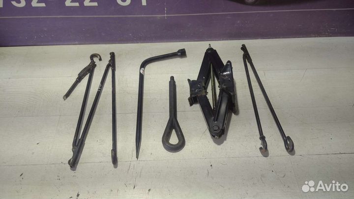 Домкрат крюк ключ Форд Транзит 2014-2023