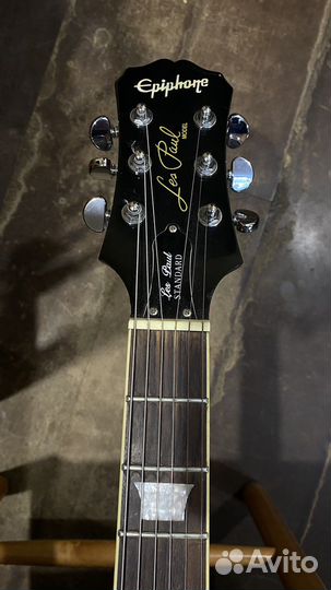 Электронная гитара 