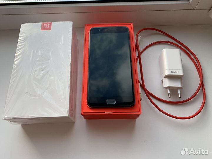 OnePlus 5, 6/64 ГБ