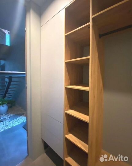 Гардеробная с зеркалом