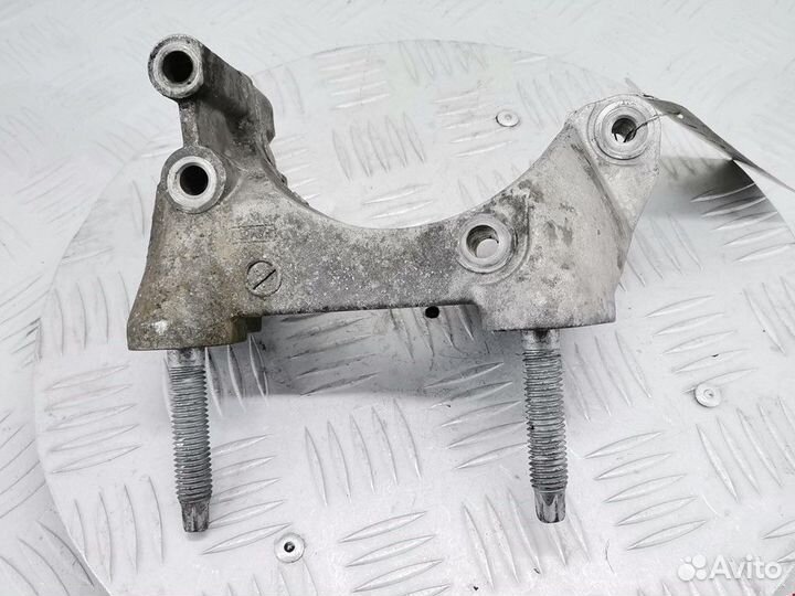 Кронштейн двигателя Ford C-Max рест. 2010