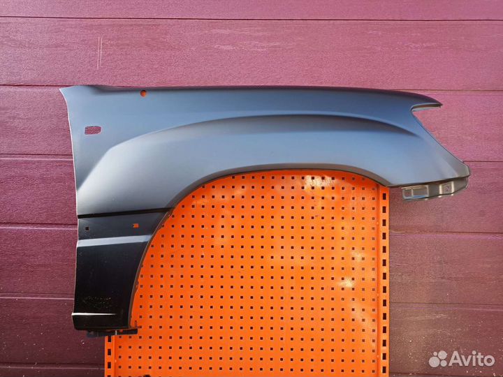 Крыло правое Toyota Lexus