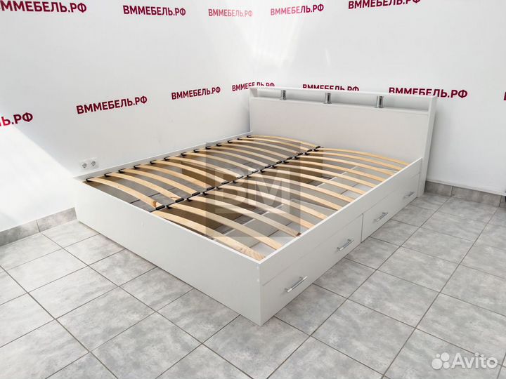 Кровать двуспальная большая с ящиками