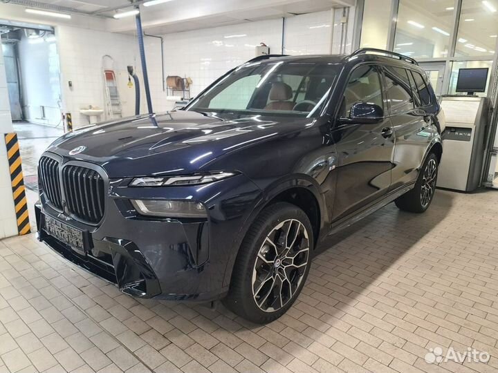 BMW X7 3.0 AT, 2023
