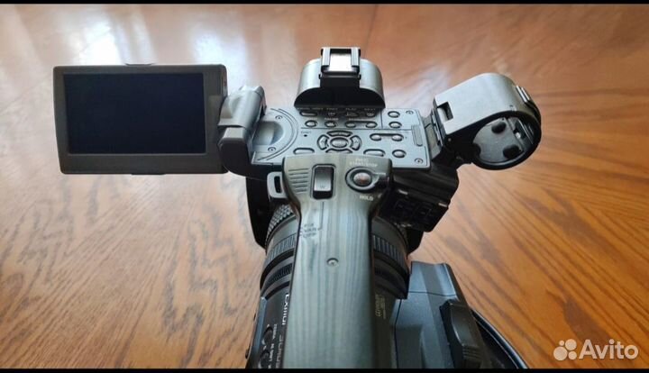 Продаю видеокамеру