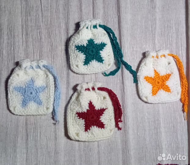 Вязаные мешочки для наушников мелких подарков