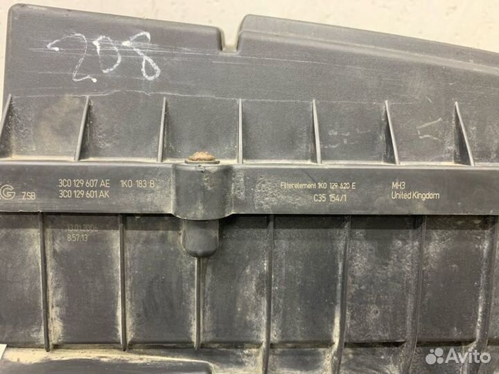 Корпус воздушного фильтра Volkswagen Touran