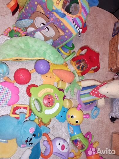 Развивающие игрушки, грызунки, погремушки